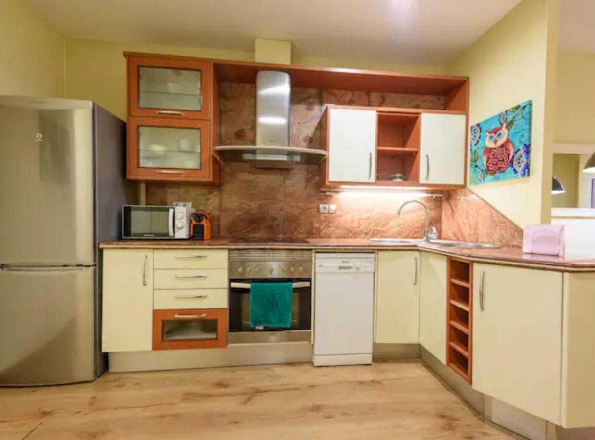 Ramblasrentals Chic & Spacious Flat Pool Table 15M Ramblas - Parking - Wifi Barcelona Eksteriør bilde