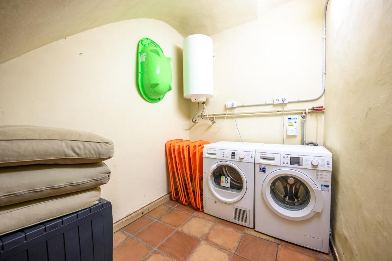 Ramblasrentals Chic & Spacious Flat Pool Table 15M Ramblas - Parking - Wifi Barcelona Eksteriør bilde