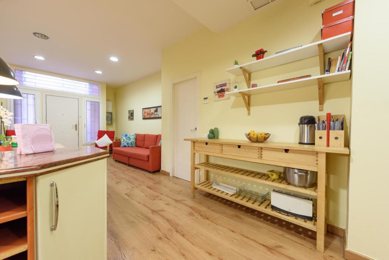 Ramblasrentals Chic & Spacious Flat Pool Table 15M Ramblas - Parking - Wifi Barcelona Eksteriør bilde